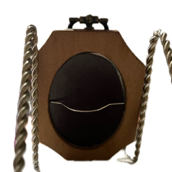 Vintage The Peter Rabbit Wooden Picture Frame with ornate hook, from the 80s. - Picture 2 of 6